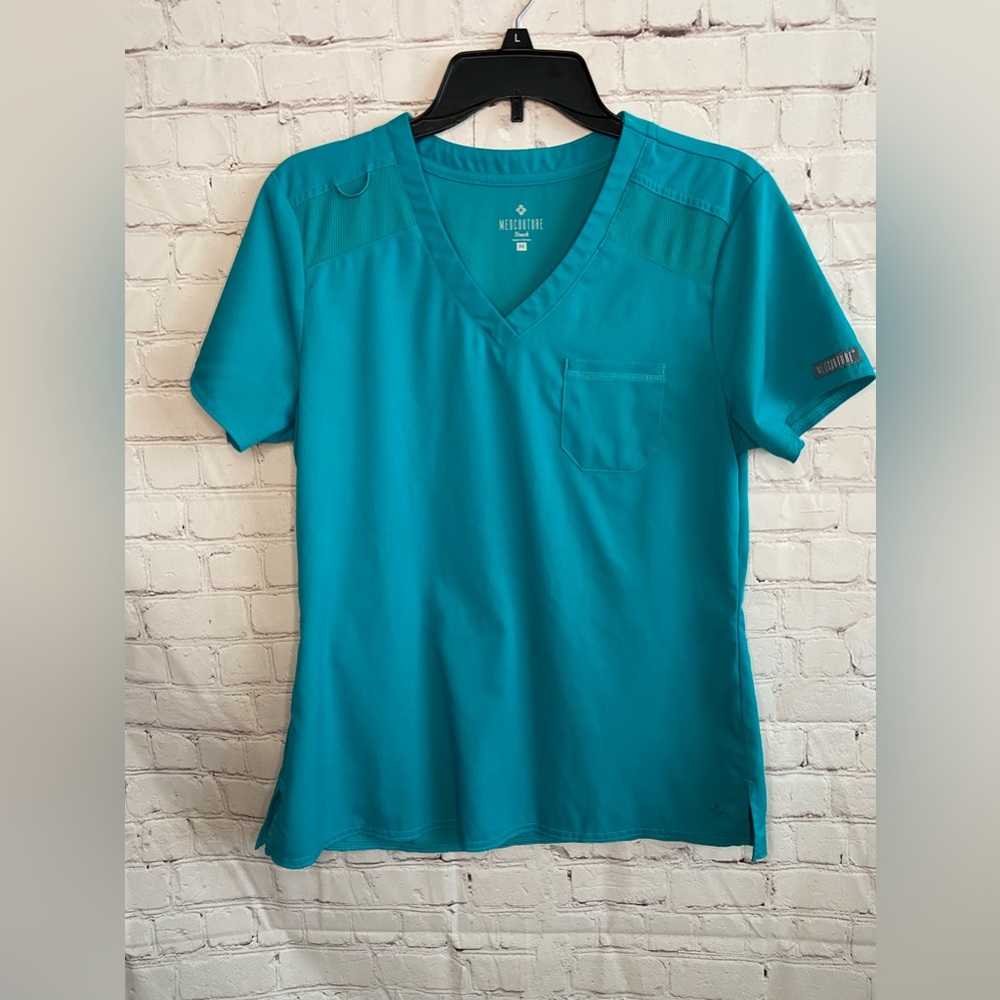 NWOT Women’s Med Couture Teal Scrub Top Size M